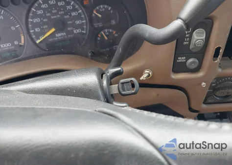 1998 Chevrolet Blazer Lt z USA, uszkodzony, nr VIN 1GNDT13W9W2180033